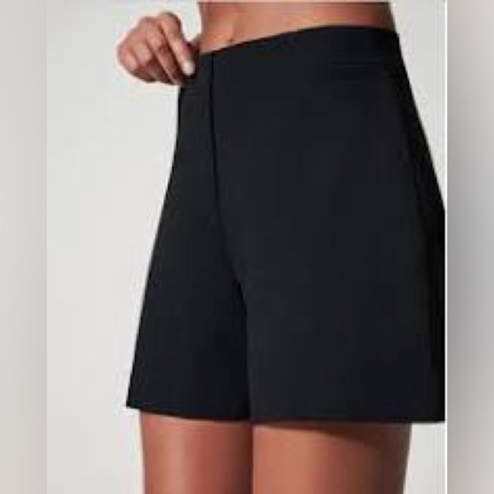 Spanx Women’s Large Polished 6” Pull On Short Classic Black Smoothing Fabric